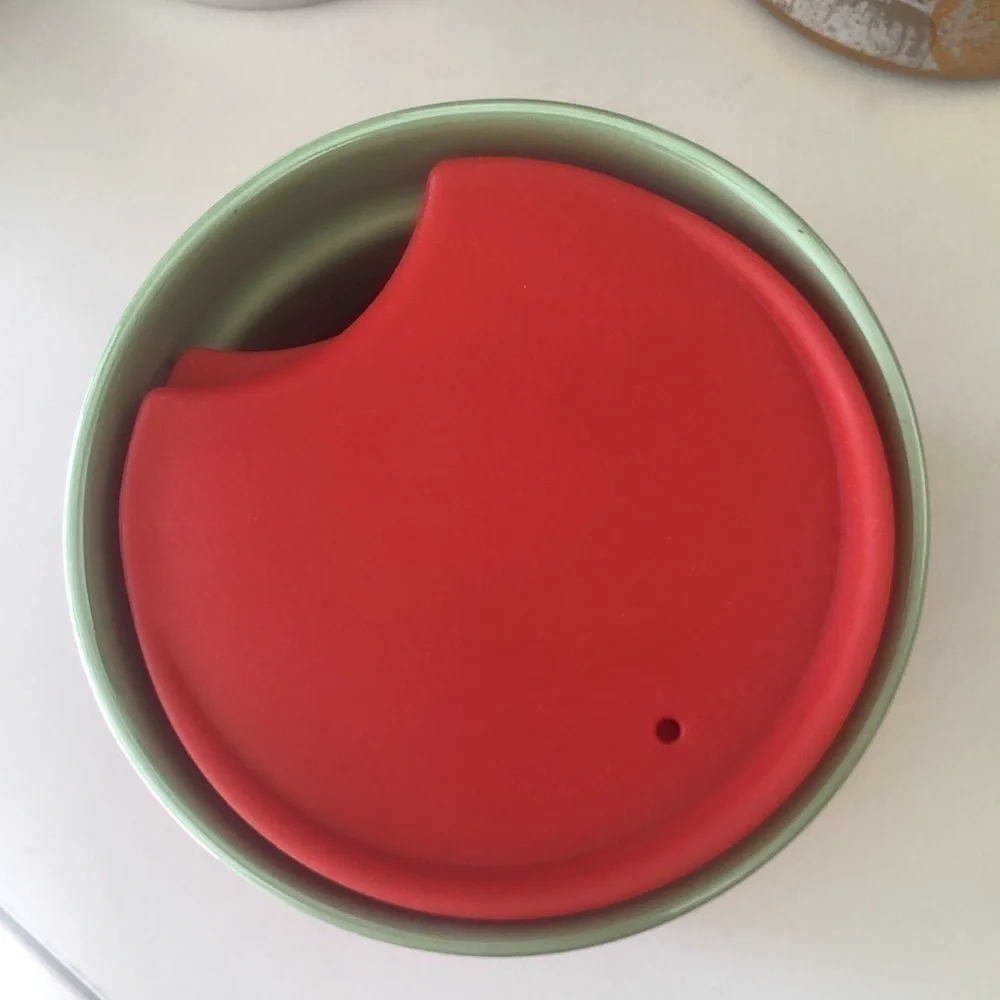 NWT STARBUCKS OMBRÉ SHORT RED, PINK & GREEN CERAMIC TUMBLER 8 OZ